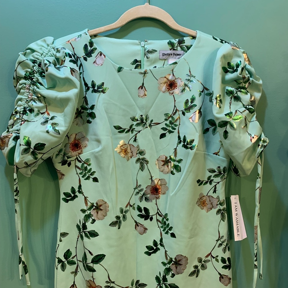 Shelby & Palmer Shimmer Flower